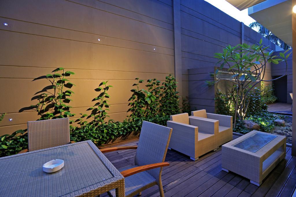โรงแรมมิดทาวน์ สุราบายา ภายนอก รูปภาพ
