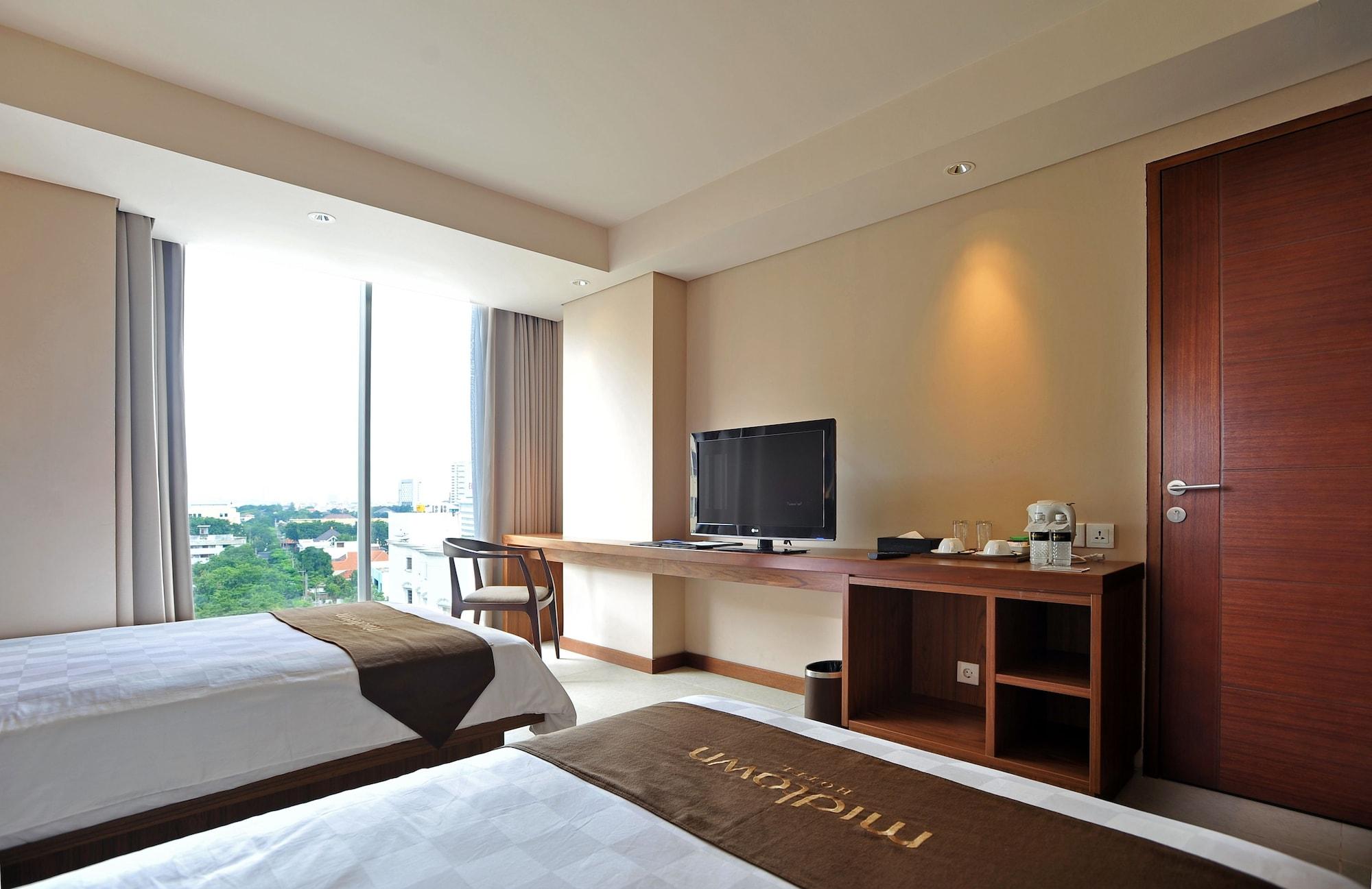 โรงแรมมิดทาวน์ สุราบายา ภายนอก รูปภาพ