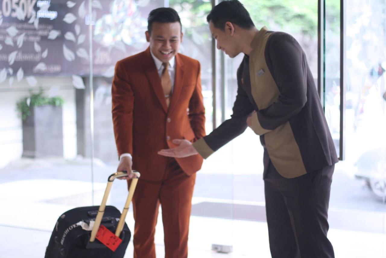 โรงแรมมิดทาวน์ สุราบายา ภายนอก รูปภาพ